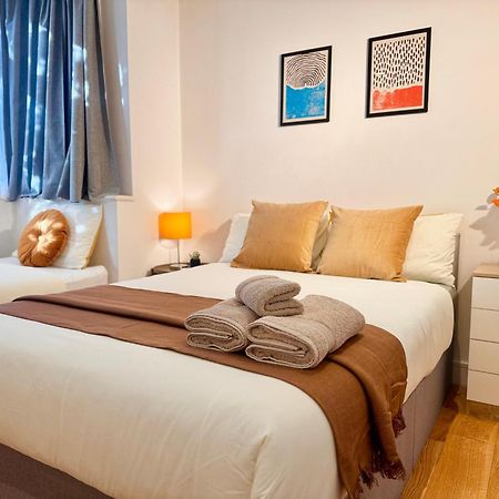 En-Suites With Free Parking 30Min To Central London Exterior photo