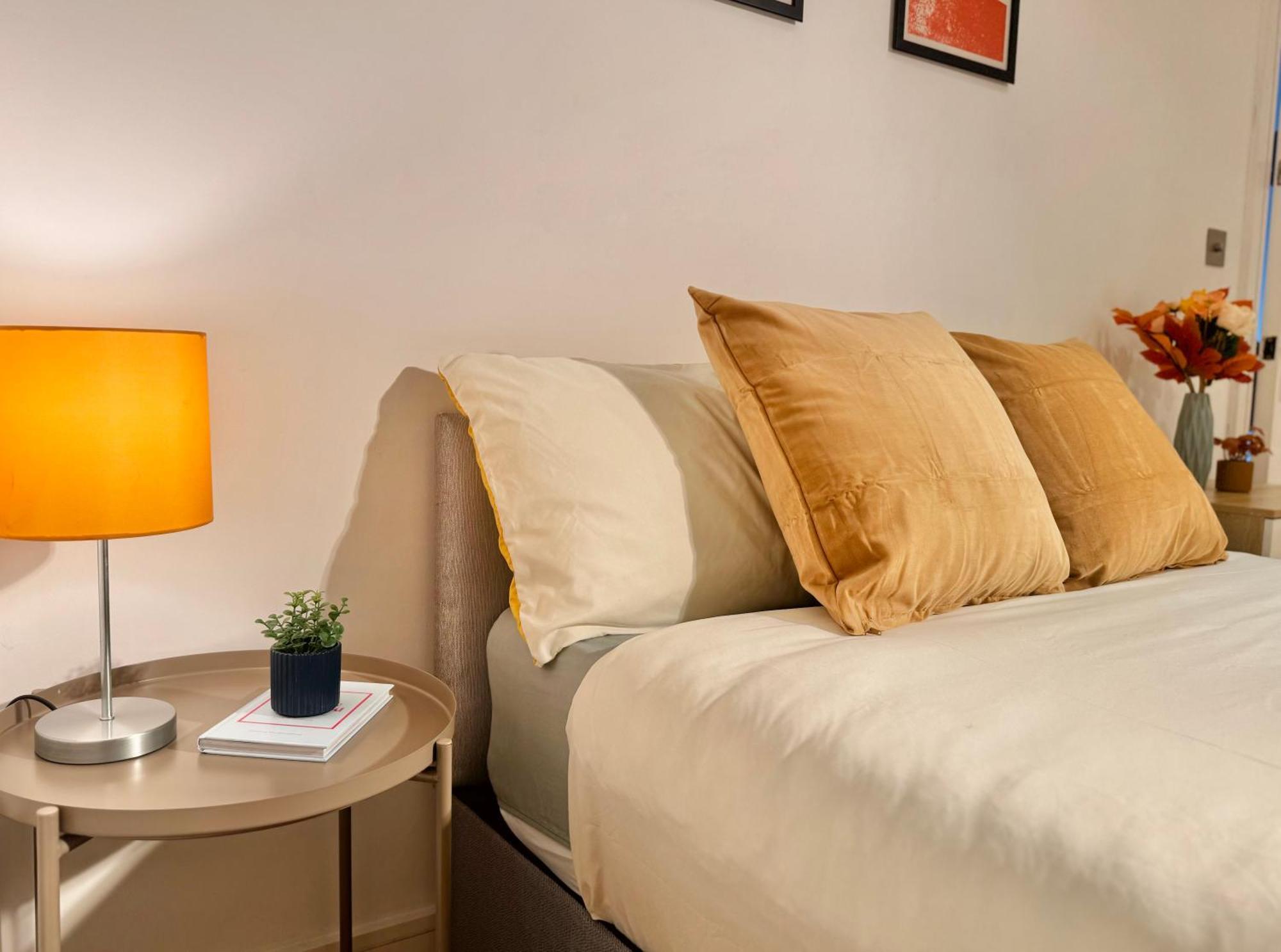 En-Suites With Free Parking 30Min To Central London Exterior photo