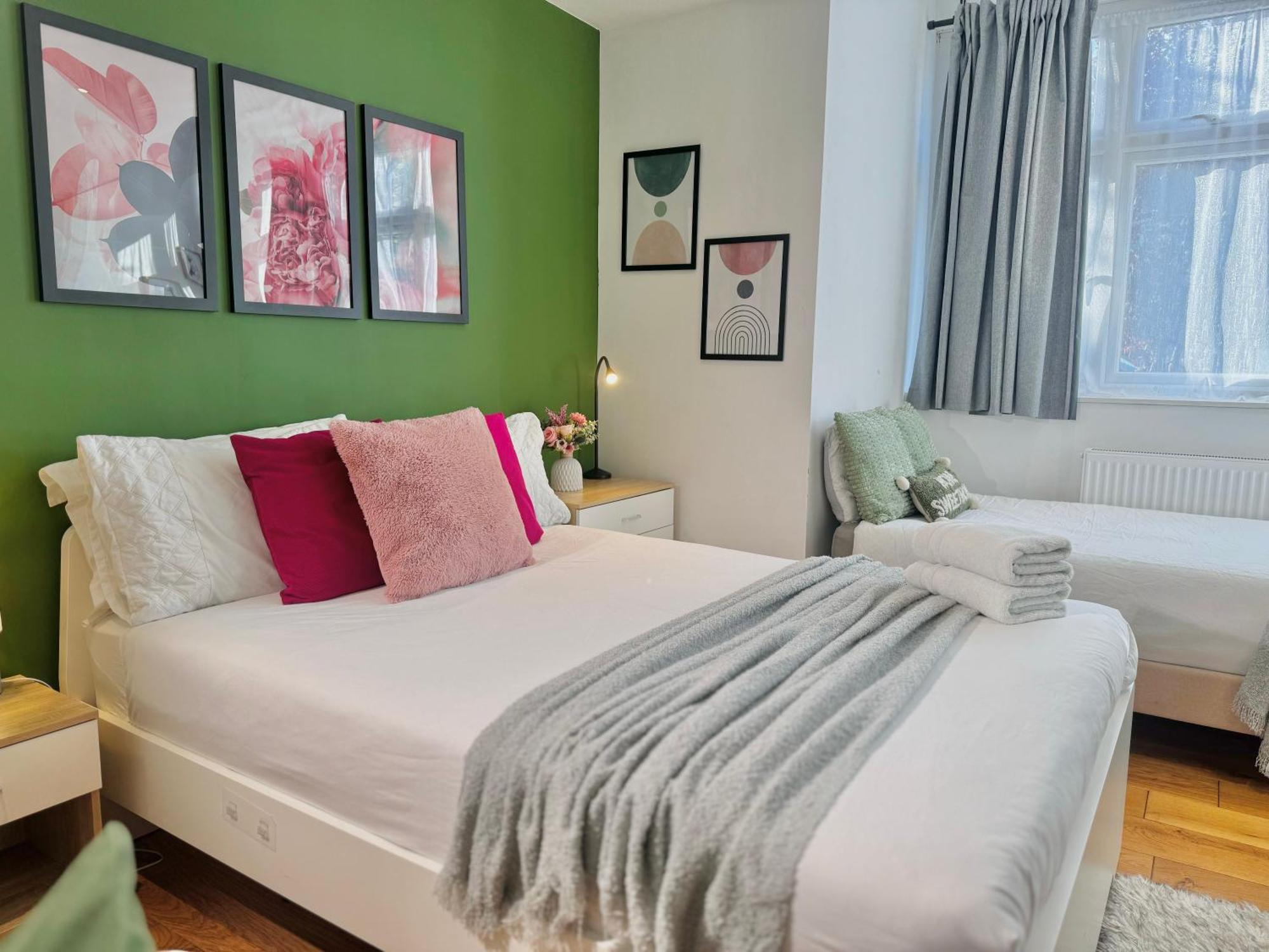 En-Suites With Free Parking 30Min To Central London Exterior photo