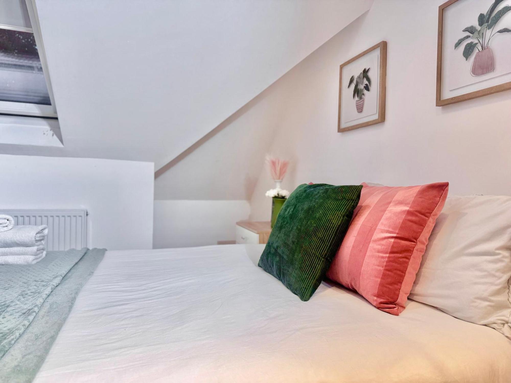 En-Suites With Free Parking 30Min To Central London Exterior photo