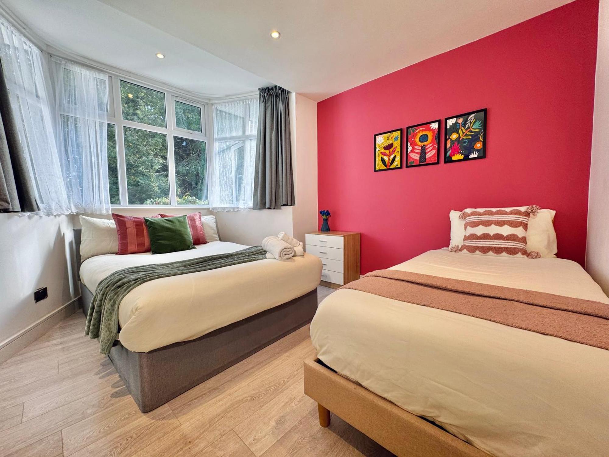 En-Suites With Free Parking 30Min To Central London Exterior photo